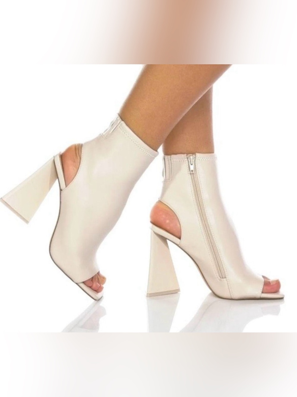 NEW Steve Madden Safia Cut Out Bootie Heel